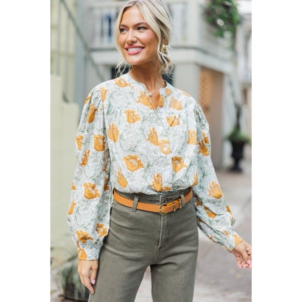 Shop The Mint Show It Off Cream Floral Button Down Blouse Size S Relaxed Cotton